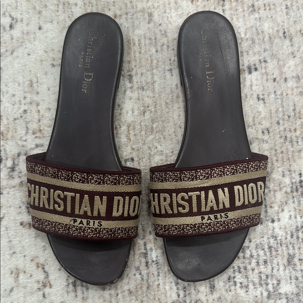 Dior Brown Sandals with Wide Strap and Textured Footbed - Picture 2 of 4